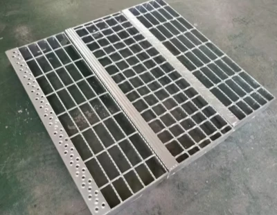 Galvanized Steel Grating Stair Treads Galvanized Steel Grating Stair Treads