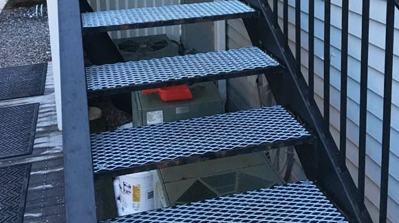 Galvanized Steel Grating Stair Treads Galvanized Steel Grating Stair Treads